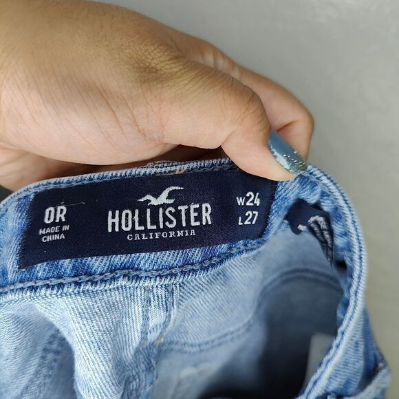 Hollister High Rise Mom Jeans - Picture 11 of 13